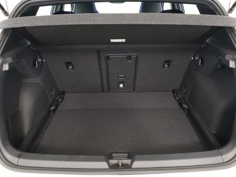 Used 2022 Volkswagen Golf R image 20