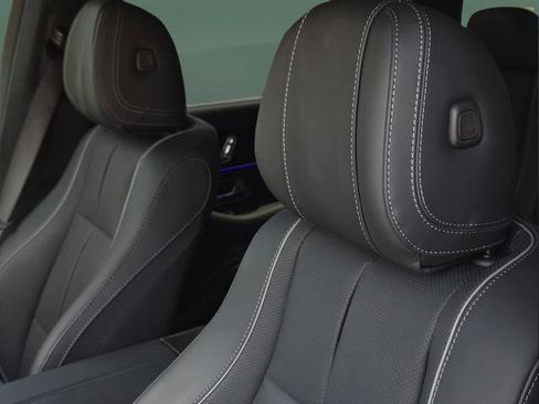 Used 2025 Mercedes-Benz GLS 580 4MATIC image 6