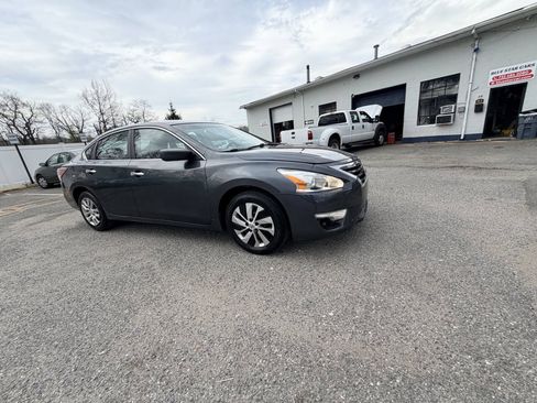 Used 2013 Nissan Altima 2.5 S FWD image 45