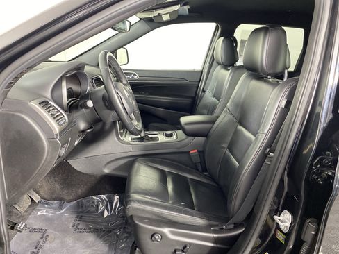 Used 2019 Jeep Grand Cherokee Limited image 16