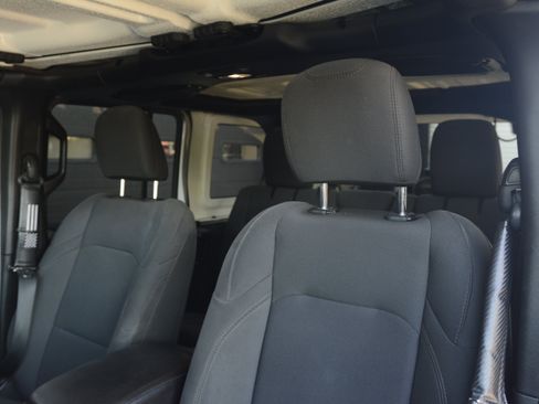 Used 2018 Jeep Wrangler Unlimited Sport AWD/4WD image 5