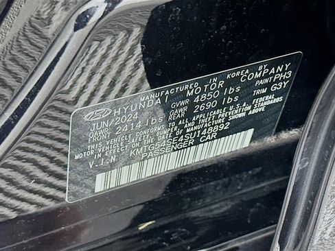 Certified 2025 Genesis G70 3.3T Advanced w/ Sport Prestige Package image 33