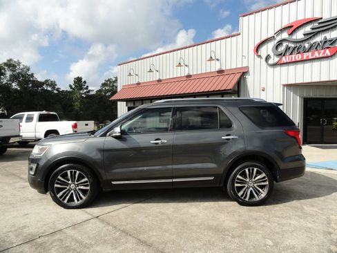 Used 2016 Ford Explorer Platinum AWD/4WD image 3
