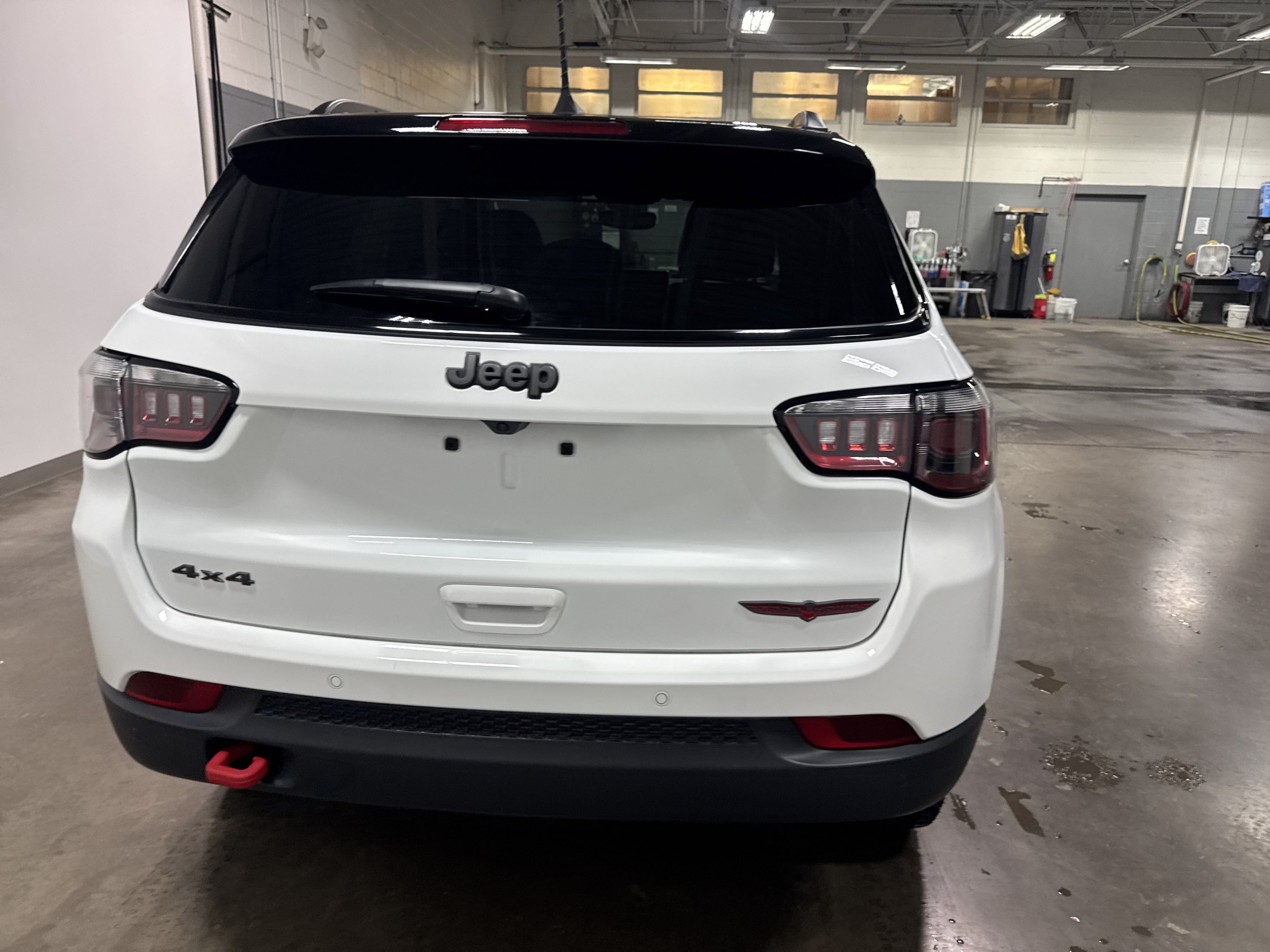 Used 2026 Jeep Compass Trailhawk AWD/4WD image 4