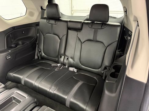 Used 2024 Honda Pilot Touring image 14