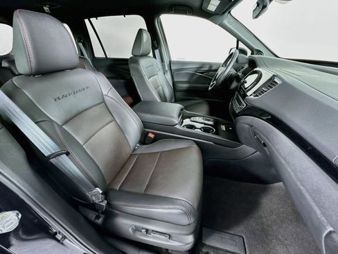 Certified 2024 Honda Passport Black Edition image 29