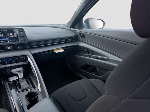New 2026 Hyundai Elantra Sport FWD image 16