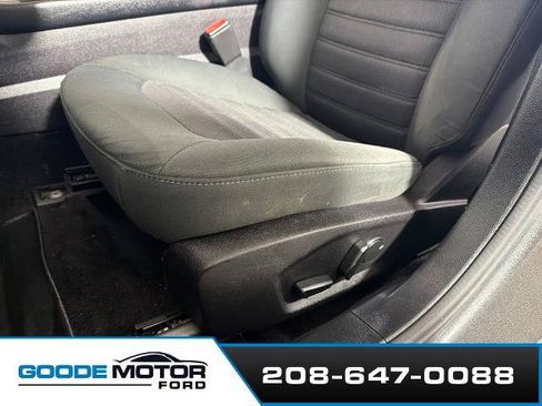 Certified 2017 Ford Fusion SE FWD image 11