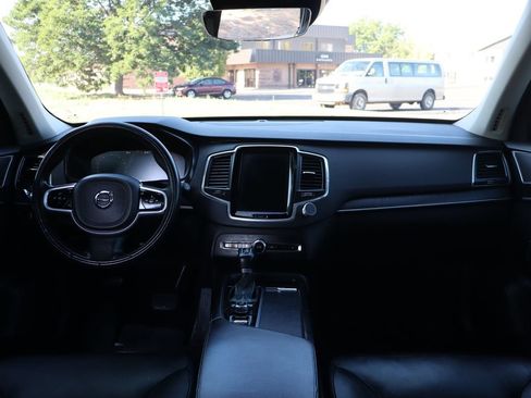 Used 2020 Volvo XC90 T5 Momentum AWD/4WD image 16