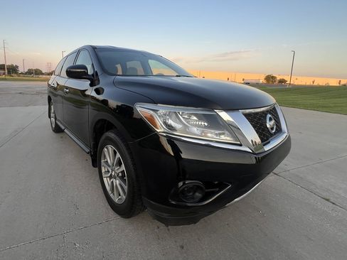 Used 2014 Nissan Pathfinder S image 7