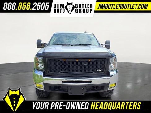 Used 2010 Chevrolet Silverado 2500 LT w/ Interior Plus Package AWD/4WD image 17