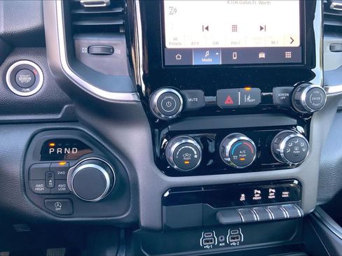 New 2026 RAM 1500 Express AWD/4WD image 17