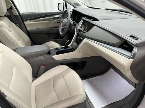 Certified 2024 Cadillac XT5 Premium Luxury FWD image 19