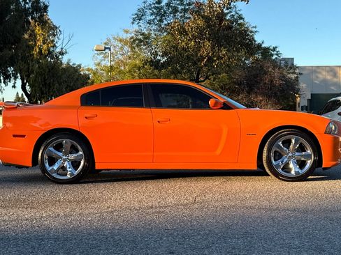 Used 2014 Dodge Charger R/T w/ Wheels & Tunes Group image 3