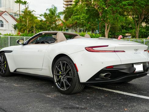 Used 2019 Aston Martin DB11 Volante image 6