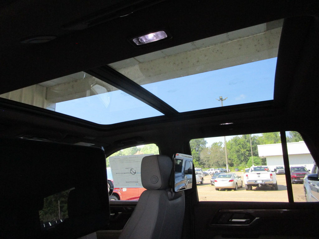 New 2026 GMC Yukon Elevation w/ Elevation Premium Package RWD image 17