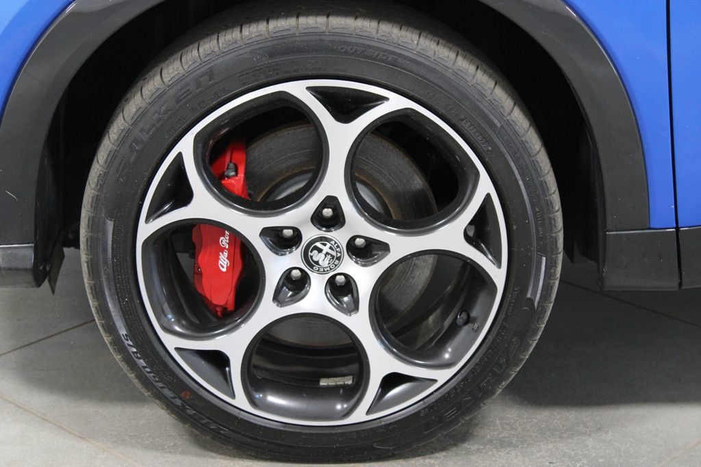 Used 2024 Alfa Romeo Tonale Veloce AWD/4WD image 18