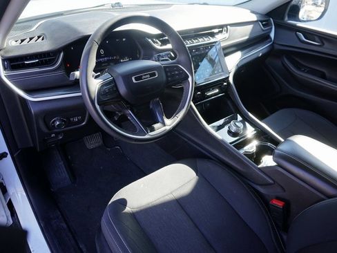 Used 2023 Jeep Grand Cherokee L Laredo image 12