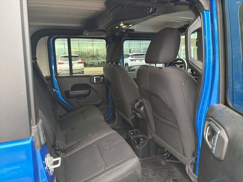 Used 2021 Jeep Gladiator Sport image 19