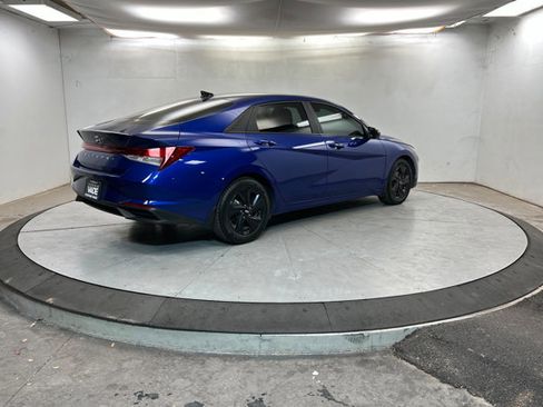 Used 2023 Hyundai Elantra SEL image 5