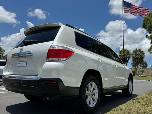 Used 2012 Toyota Highlander FWD w/ Tech Pkg image 7