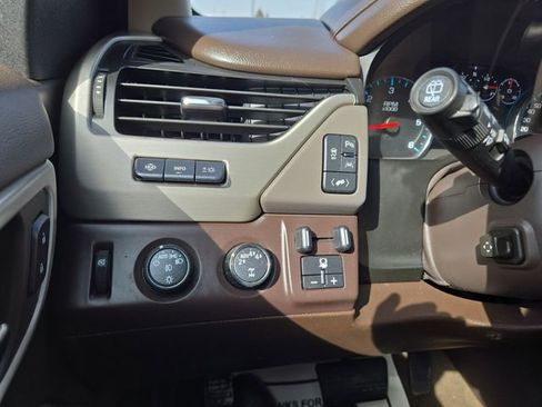 Used 2019 GMC Yukon XL Denali AWD/4WD image 20