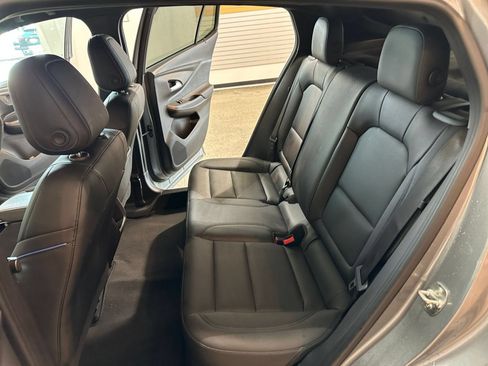 Used 2025 Buick Envista Sport Touring FWD image 38