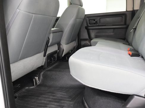 Used 2018 RAM 2500 Tradesman w/ Chrome Appearance Group AWD/4WD image 34