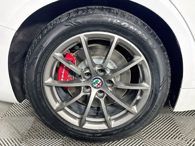 Used 2018 Alfa Romeo Giulia RWD image 30