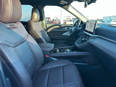 New 2026 Ford Explorer Platinum image 35