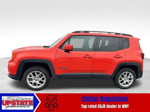 Used 2019 Jeep Renegade Latitude w/ Cold Weather Group AWD/4WD image 3