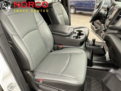 Used 2022 RAM 5500 Tradesman w/ Chrome Appearance Group AWD/4WD image 37