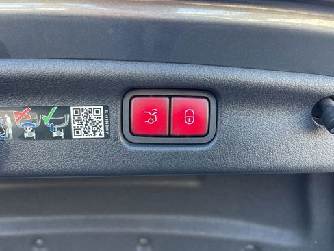 Used 2024 Mercedes-Benz C 300 4MATIC Sedan image 26