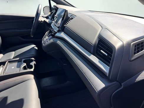 Used 2025 Honda Odyssey Sport-L image 31