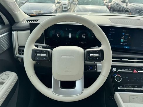 Certified 2025 Hyundai Santa Fe SEL image 13