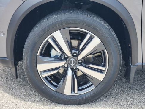 Used 2023 Nissan Rogue Platinum image 6