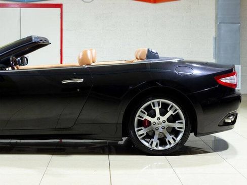 Used 2015 Maserati GranTurismo Convertible RWD image 6