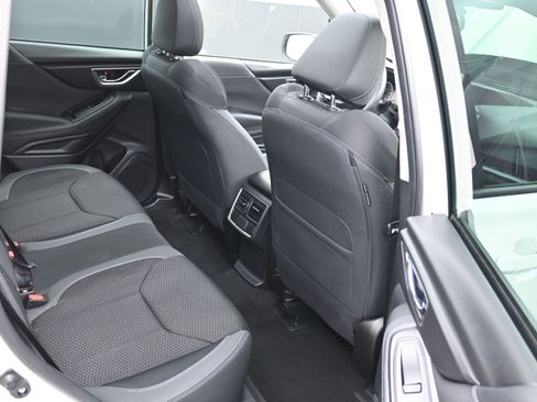 Used 2023 Subaru Forester Premium image 23