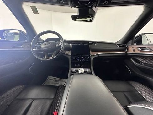 Used 2022 Jeep Grand Cherokee Summit w/ MOPAR Finishing Package AWD/4WD image 18