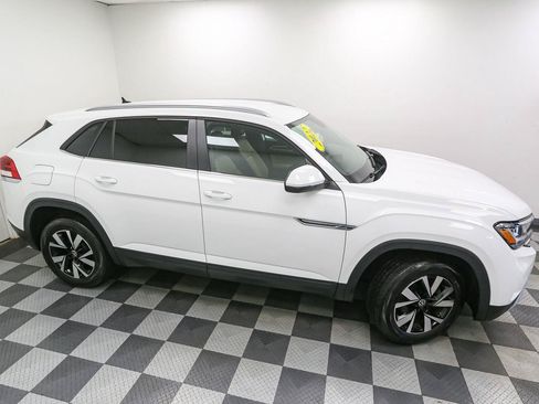 Certified 2022 Volkswagen Atlas Cross Sport SE AWD/4WD image 6