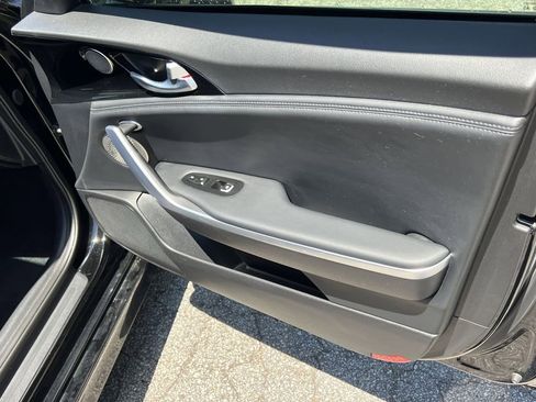 Used 2018 Kia Stinger Premium RWD image 11