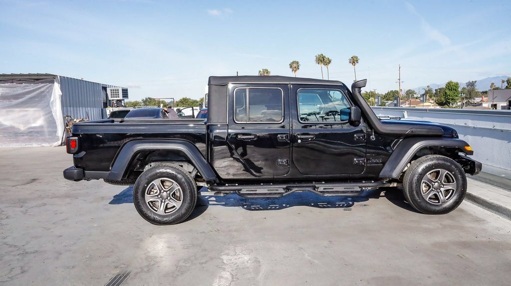 Used 2021 Jeep Gladiator Sport AWD/4WD image 13