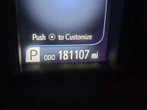 Used 2017 Toyota Camry SE image 19