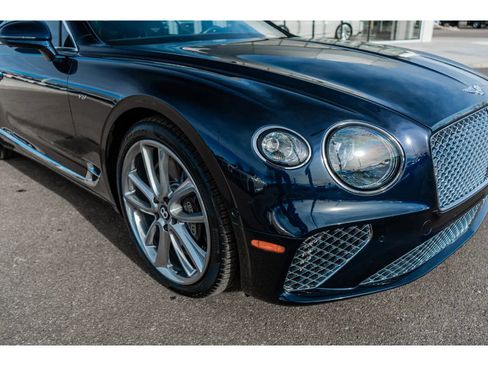Used 2022 Bentley Continental GT V8 image 30