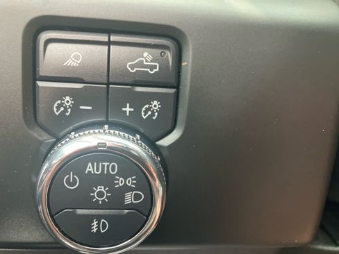 Used 2024 GMC Sierra 1500 Denali w/ Technology Package AWD/4WD image 16