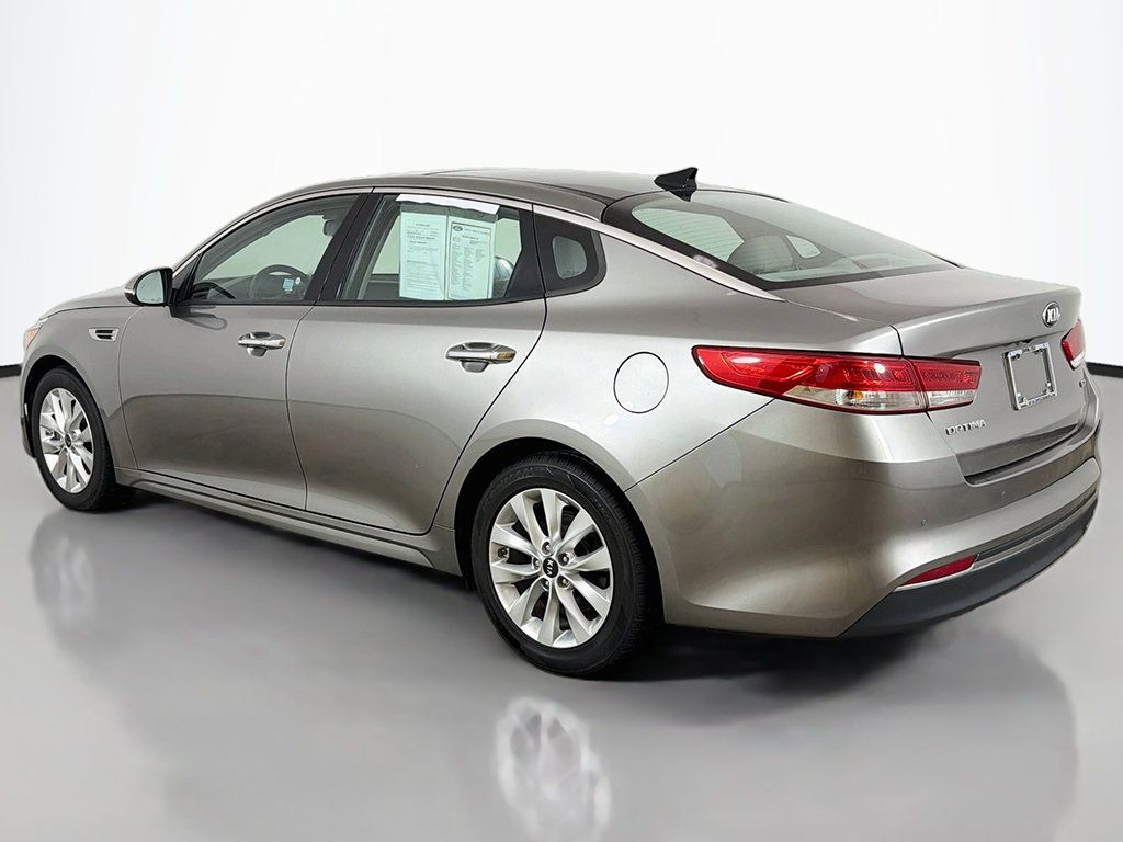 Used 2018 Kia Optima EX w/ Premium Package FWD image 9