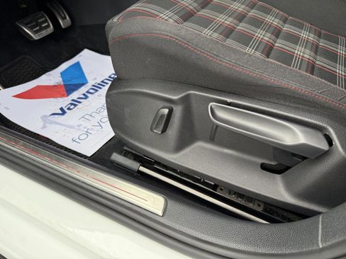 Used 2017 Volkswagen GTI Sport image 18