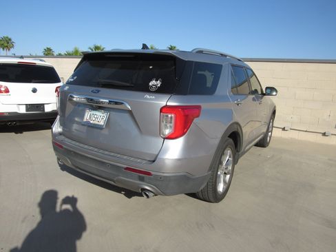 Used 2021 Ford Explorer Limited w/ Equipment Group 301A image 3