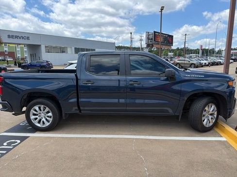 Used 2020 Chevrolet Silverado 1500 Custom w/ Custom Value Package RWD image 12