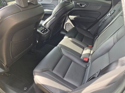 Used 2022 Volvo XC60 B5 Inscription w/ Advanced Package FWD image 18